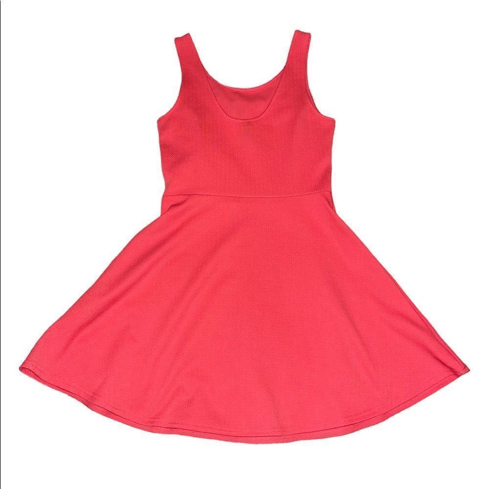 𝅺divided H&M Coral dress with plunge opening on back size 8 - Picture 2 of 6